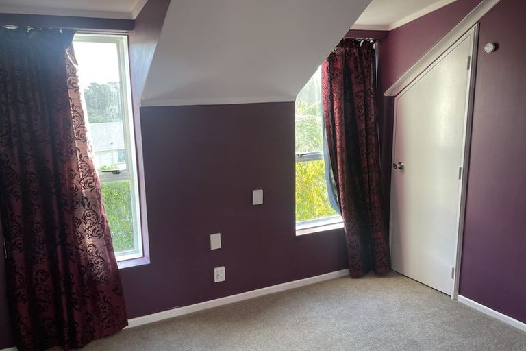 Photo of property in 1 Hollydale Grove, Churton Park, Wellington, 6037