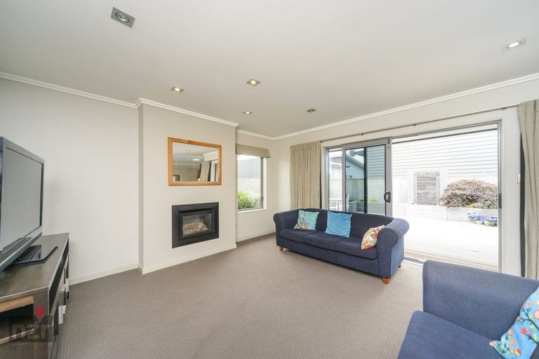 Photo of property in 25 Rosalie Terrace, Kelvin Grove, Palmerston North, 4414