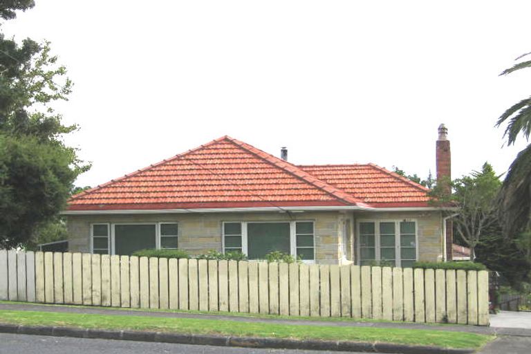 Photo of property in 1/169 Titirangi Road, New Lynn, Auckland, 0600