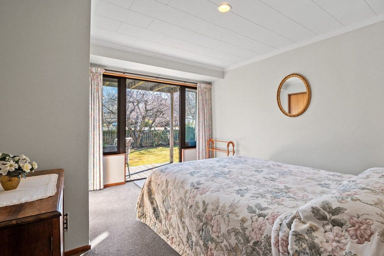 Photo of property in 42 Adamson Drive, Arrowtown, 9302