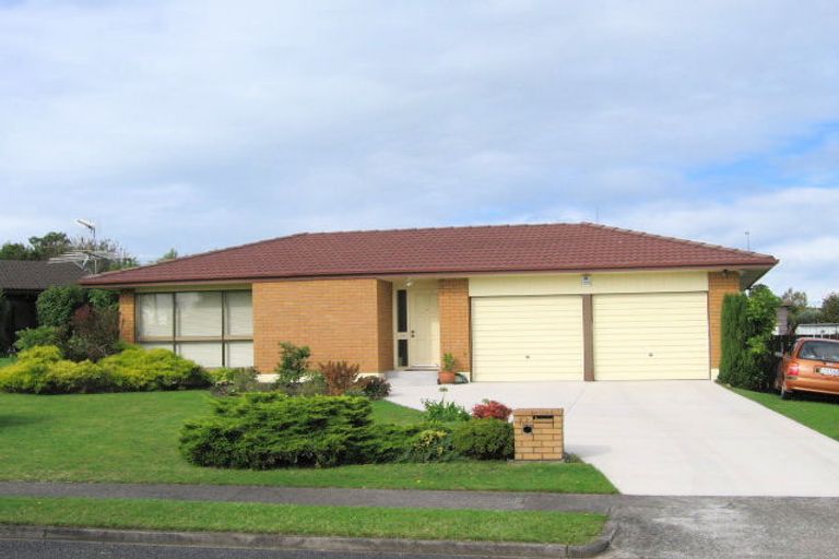 Photo of property in 13 Jillteresa Crescent, Half Moon Bay, Auckland, 2012