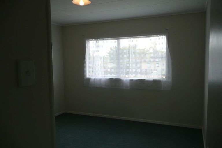 Photo of property in 9 Silverstone Place, Henderson, Auckland, 0612