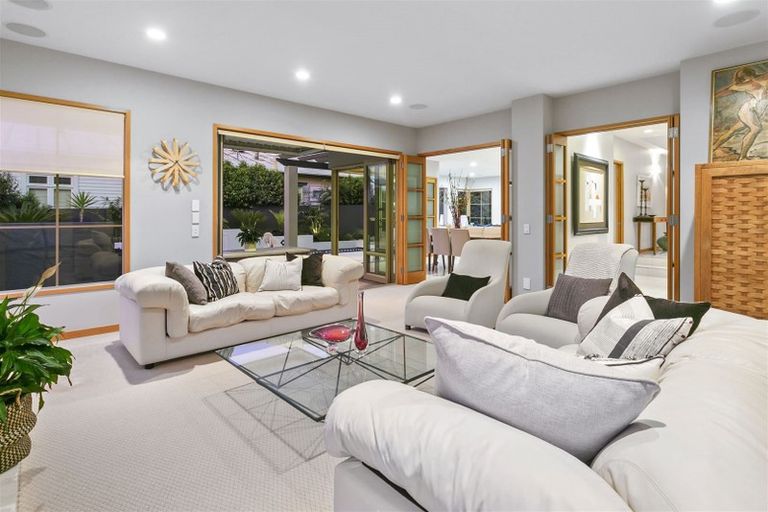 Photo of property in 4a Saltburn Road, Milford, Auckland, 0620