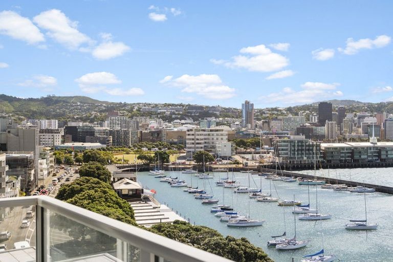 Photo of property in Dorchester Apartments, 144 Oriental Parade, Oriental Bay, Wellington, 6011
