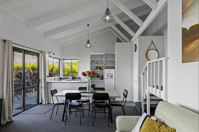 Photo of property in 39a Greenstone Place, Fernhill, Queenstown, 9300