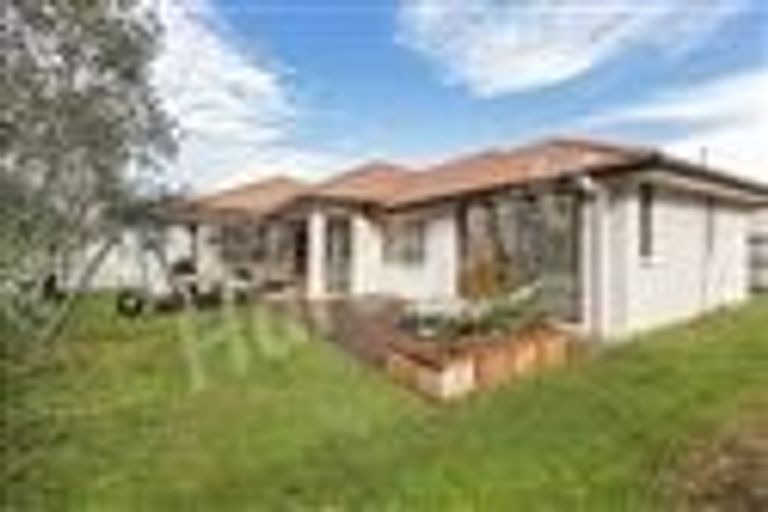 Photo of property in 115 Cyril French Drive, Flat Bush, Auckland, 2016