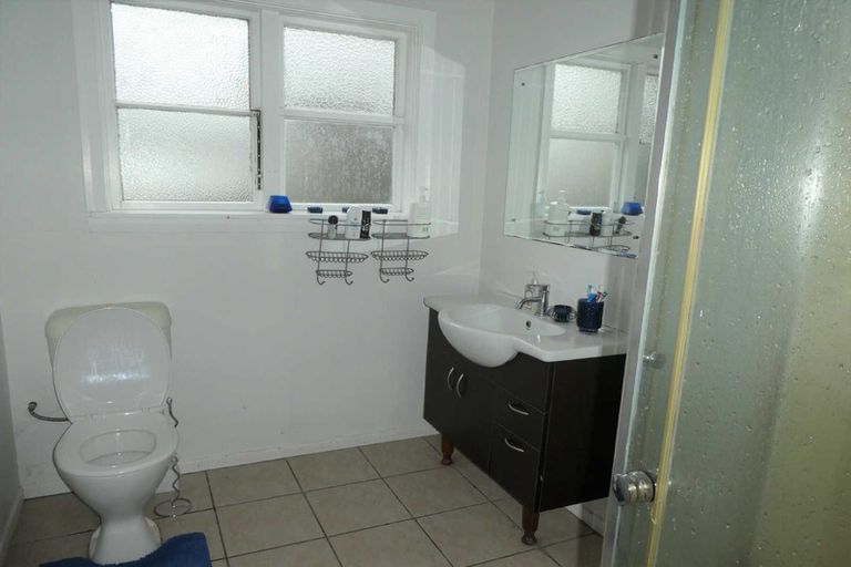 Photo of property in 15 Auburn Avenue, Upper Riccarton, Christchurch, 8041