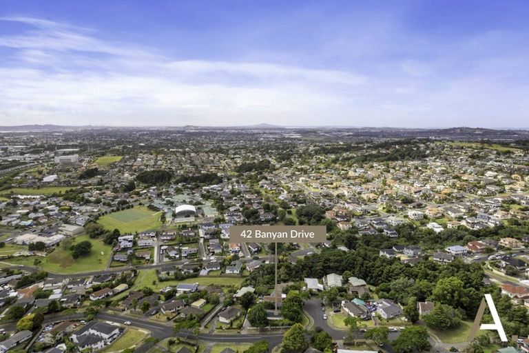 Photo of property in 42 Banyan Drive, Totara Heights, Auckland, 2105