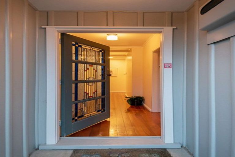 Photo of property in 24 Waimana Avenue, Northcote Point, Auckland, 0627