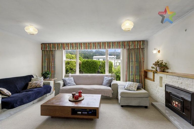 Photo of property in 337 George Street, Stokes Valley, Lower Hutt, 5019