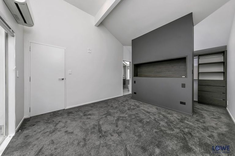 Photo of property in 1/2 Hauraki Road, Hauraki, Auckland, 0622