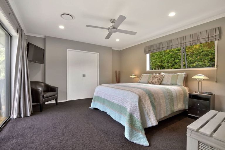 Photo of property in 15 Falstaff Place, Half Moon Bay, Auckland, 2012