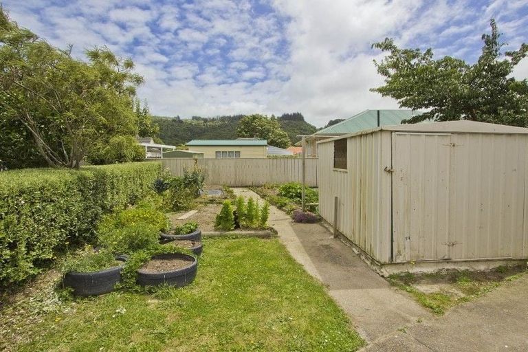 Photo of property in 13 Pearce Crescent, Taita, Lower Hutt, 5011