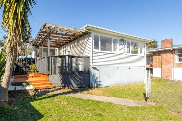 Photo of property in 20 Archibald Road, Kelston, Auckland, 0602