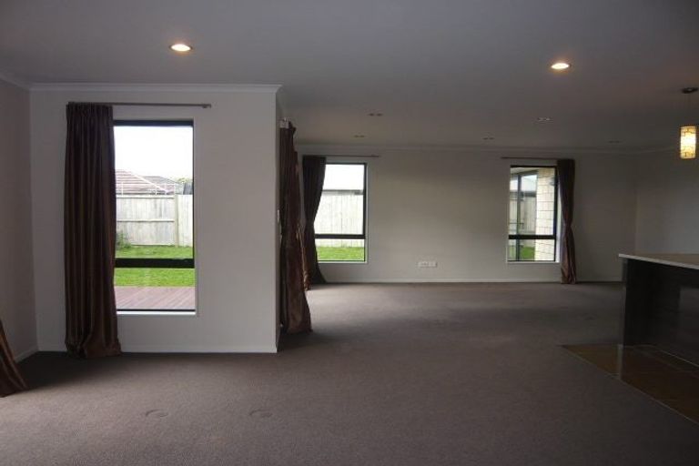 Photo of property in 64 Sirius Crescent, Rototuna North, Hamilton, 3210
