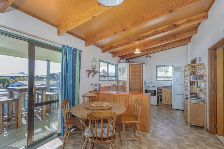 Photo of property in 20 Oyster Drive, Cooks Beach, Whitianga, 3591