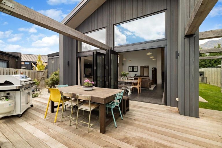 Photo of property in 14 Bellamore Street, Lake Hayes, Queenstown, 9304