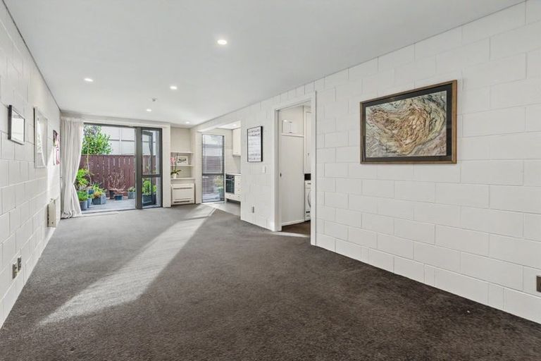 Photo of property in 2/868 Colombo Street, Christchurch Central, Christchurch, 8013