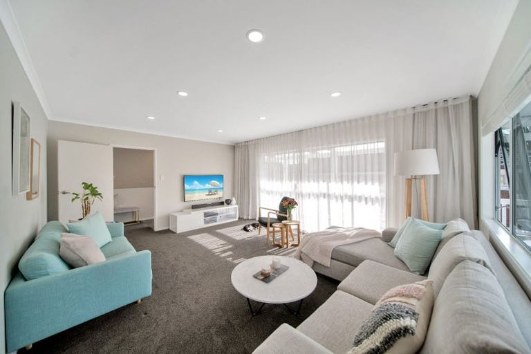 Photo of property in 59 Ray Small Drive, Pahurehure, Papakura, 2113