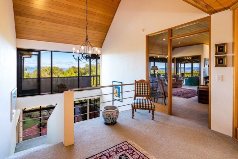 Photo of property in 18 Whakamoenga Point, Acacia Bay, Taupo, 3385