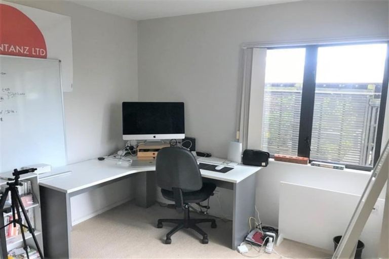 Photo of property in 6 Opito Way, East Tamaki, Auckland, 2013