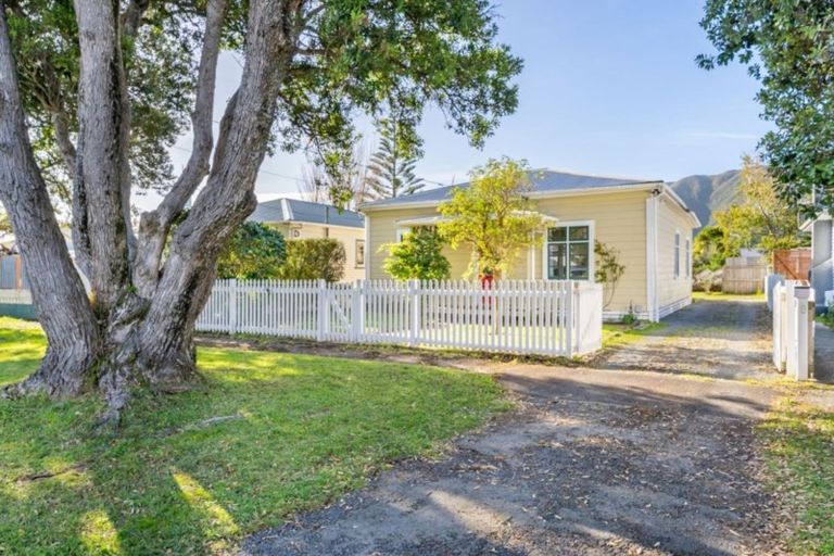 Photo of property in 8 Pitt Street, Moera, Lower Hutt, 5010