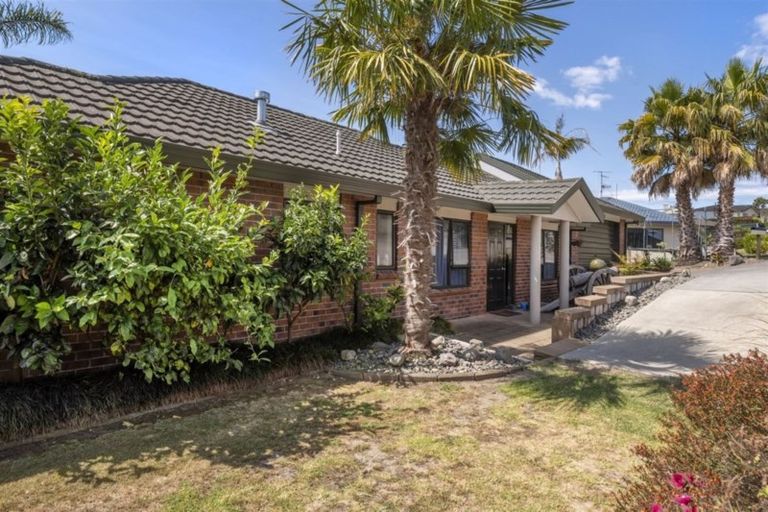Photo of property in 6 Astor Place, Welcome Bay, Tauranga, 3112