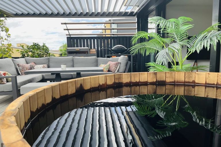 Photo of property in 240 Hobsonville Point Road, Hobsonville, Auckland, 0616