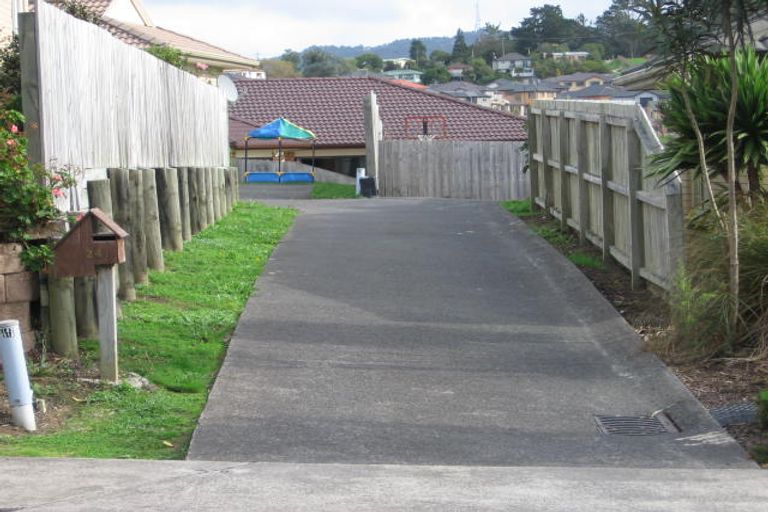 Photo of property in 24 Hercules Drive, Henderson, Auckland, 0612