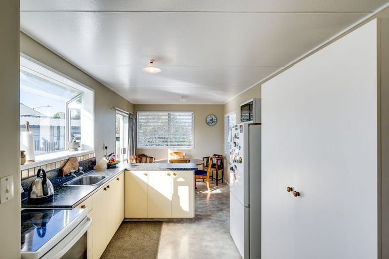 Photo of property in 68 Tait Drive, Greenmeadows, Napier, 4112