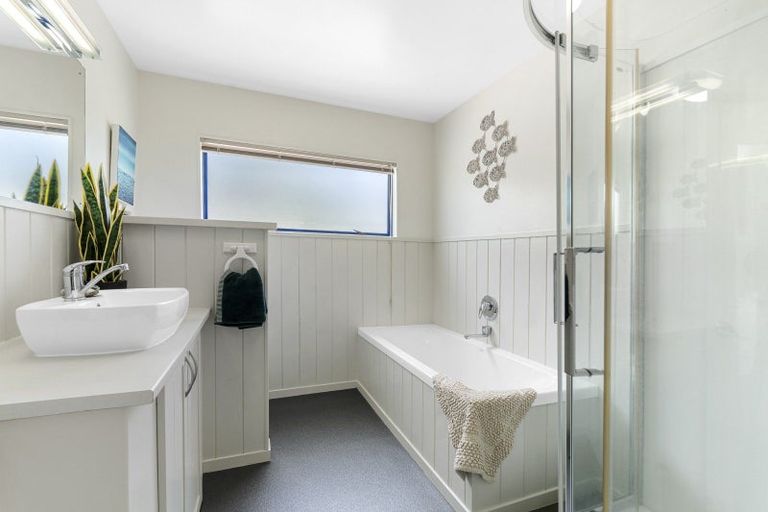 Photo of property in 7 Butlers Lane, Oakura, 4314