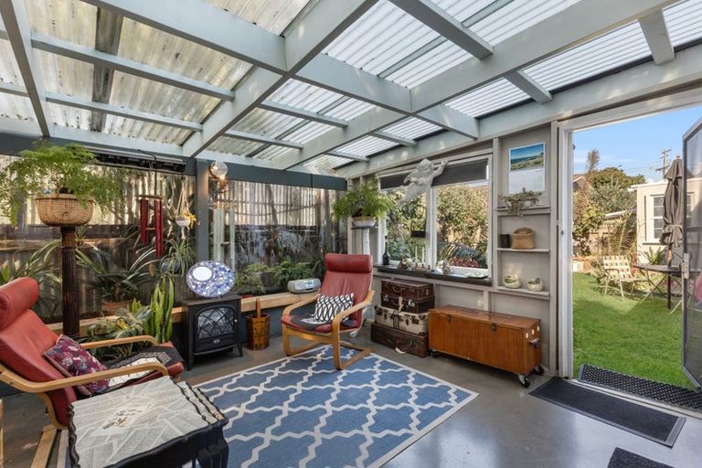 Photo of property in 8 Omata Road, Westown, New Plymouth, 4310