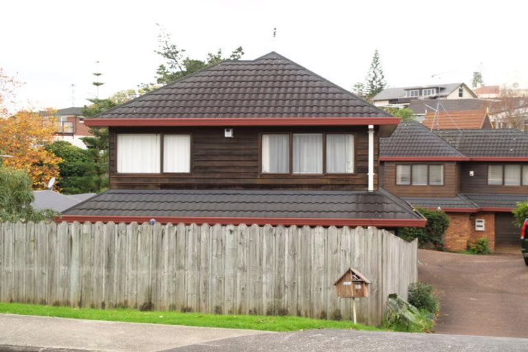 Photo of property in 3/27 Luplau Crescent, Cockle Bay, Auckland, 2014