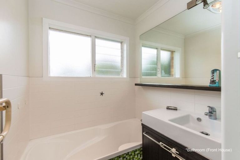 Photo of property in 22 Botany Road, Howick, Auckland, 2010