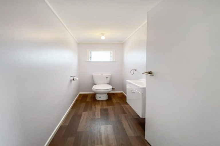 Photo of property in 5 Tarawera Road, Johnsonville, Wellington, 6037