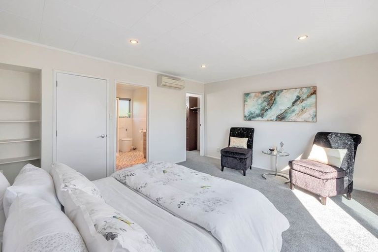 Photo of property in 215 Kaipara Road, Papakura, 2582