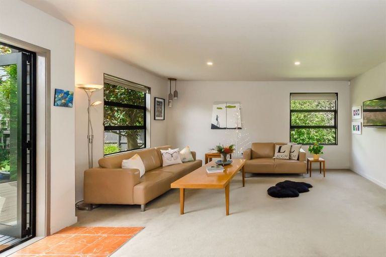 Photo of property in 26 Eruini Street, Waikanae Beach, Waikanae, 5036