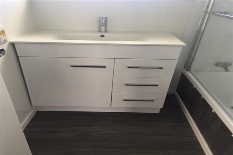 Photo of property in 2/119 Flat Bush Road, Clover Park, Auckland, 2023