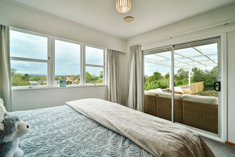 Photo of property in 11 Busby Hill, Havelock North, 4130