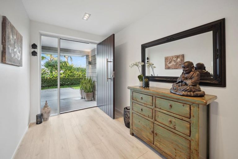 Photo of property in 12a Eastcliffe Road, Castor Bay, Auckland, 0620