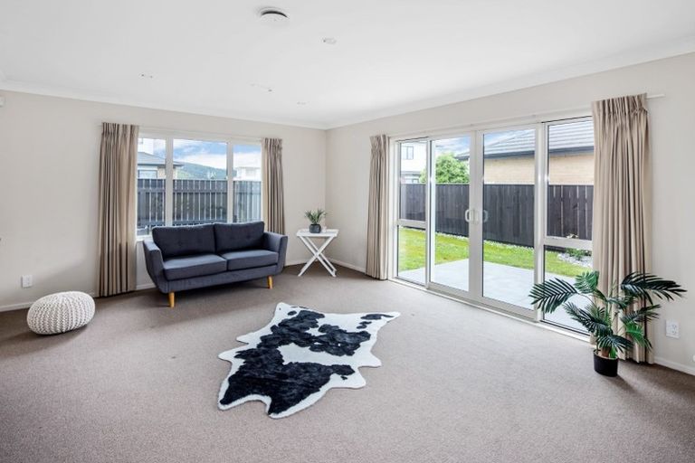 Photo of property in 242 Mark Avenue, Grenada Village, Wellington, 6037