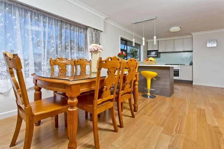 Photo of property in 1/24 Martin Crescent, Northcote, Auckland, 0627