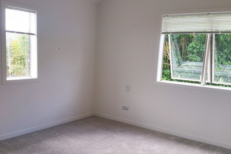 Photo of property in 6 Ponderosa Drive, Oteha, Auckland, 0632