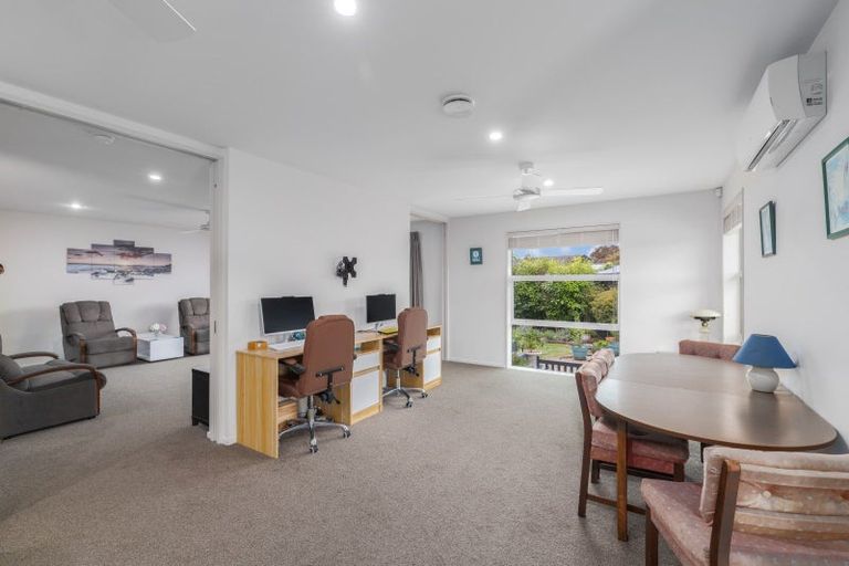 Photo of property in 10 Cowper Place, Avondale, Christchurch, 8061