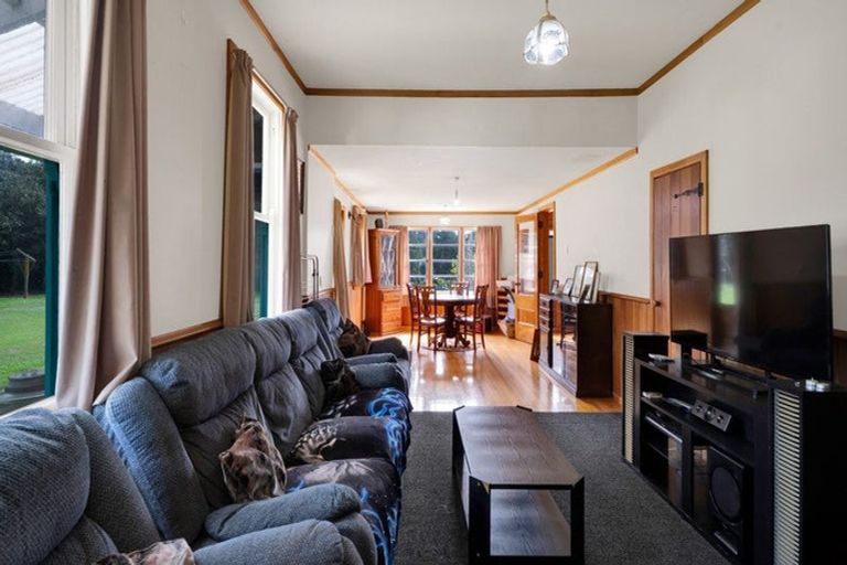 Photo of property in 100 Conway Road, Eltham, 4322