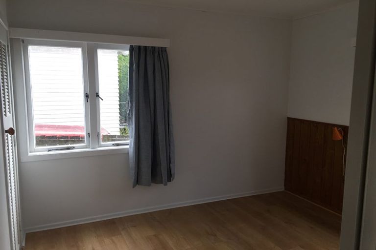 Photo of property in 62 College Road, Northcote, Auckland, 0627