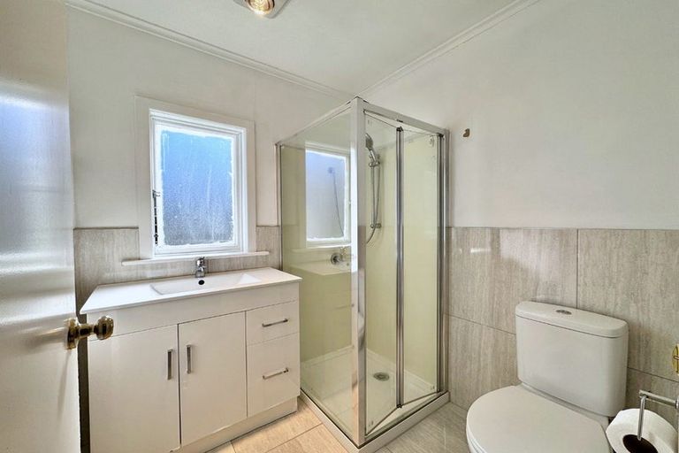 Photo of property in 43 Scotts Road, Manurewa East, Auckland, 2102