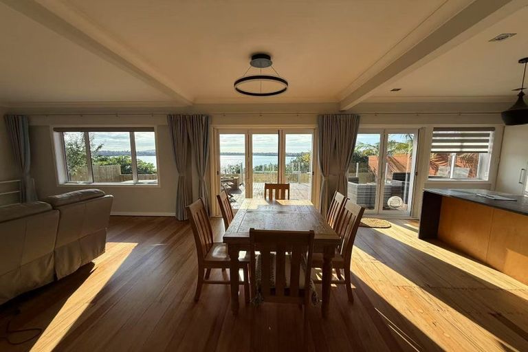 Photo of property in 71 Sylvan Avenue, Northcote, Auckland, 0627