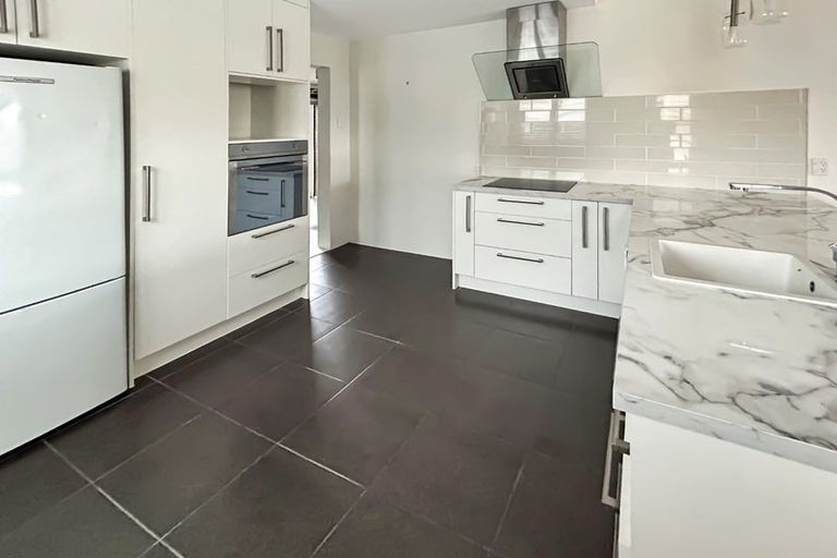 Photo of property in 37 Lyndhurst Street, Takaro, Palmerston North, 4412