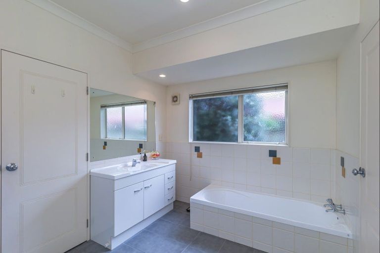 Photo of property in 50 Easton Way, Levin, 5510